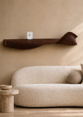 Flow parametrische houten wandplank in Walnut Brown – Studio Muur