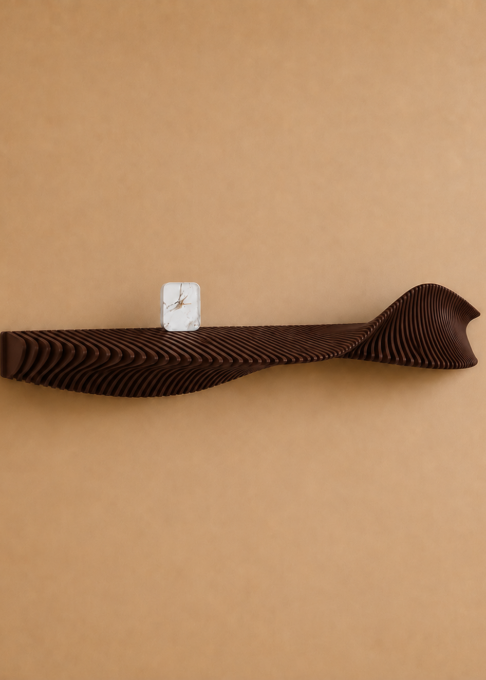 Flow parametrische houten wandplank in Walnut Brown – Studio Muur